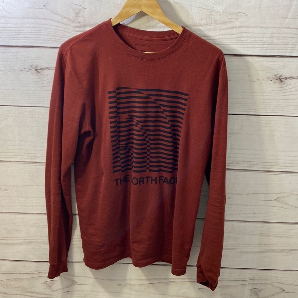 *3 for $33 Free Shipping 
The North Face Tee